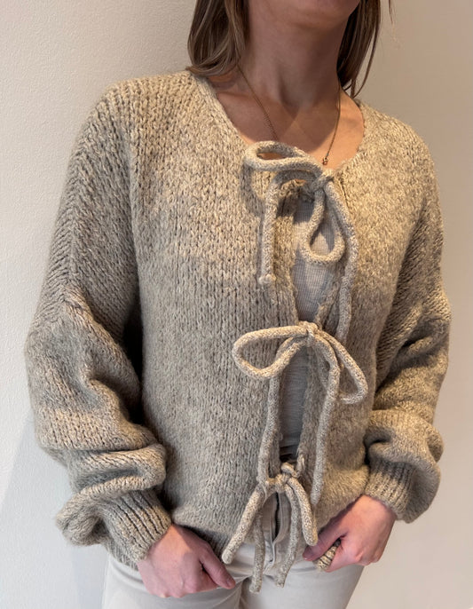 Strickjacke beige mit Schleifen